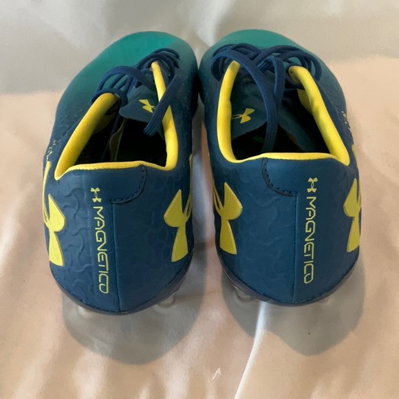 Under Armour Men’s Magnetico Soccer Cleats 10.5 NEW - Picture 2 of 7